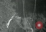 Standbild Array von Rauch Trails China-Burma-Indien Theater, 1945, aus Sekunde 10 historischem Filmmaterial Videoclip 65675036044