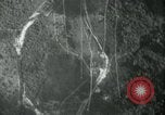 Standbild Array von Rauch Trails China-Burma-Indien Theater, 1945, aus Sekunde 13 historischem Filmmaterial Videoclip 65675036044