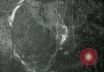Standbild Array von Rauch Trails China-Burma-Indien Theater, 1945, aus Sekunde 14 historischem Filmmaterial Videoclip 65675036044