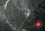Standbild Array von Rauch Trails China-Burma-Indien Theater, 1945, aus Sekunde 15 historischem Filmmaterial Videoclip 65675036044