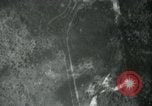 Standbild Array von Rauch Trails China-Burma-Indien Theater, 1945, aus Sekunde 29 historischem Filmmaterial Videoclip 65675036044