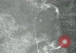 Standbild Array von Rauch Trails China-Burma-Indien Theater, 1945, aus Sekunde 37 historischem Filmmaterial Videoclip 65675036044