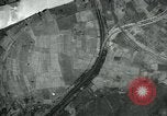 Standbild 7 Bomber Group Squadron und 4934 Bomber Gruppe Moulmein Birma, 1945, aus Sekunde 23 historischem Filmmaterial Videoclip 65675036049