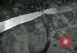 Standbild 7 Bomber Group Squadron und 4934 Bomber Gruppe Moulmein Birma, 1945, aus Sekunde 29 historischem Filmmaterial Videoclip 65675036049