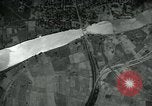 Standbild 7 Bomber Group Squadron und 4934 Bomber Gruppe Moulmein Birma, 1945, aus Sekunde 30 historischem Filmmaterial Videoclip 65675036049
