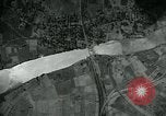 Standbild 7 Bomber Group Squadron und 4934 Bomber Gruppe Moulmein Birma, 1945, aus Sekunde 33 historischem Filmmaterial Videoclip 65675036049
