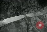 Standbild 7 Bomber Group Squadron und 4934 Bomber Gruppe Moulmein Birma, 1945, aus Sekunde 34 historischem Filmmaterial Videoclip 65675036049