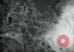 Standbild 7 Bomber Group Squadron und 4934 Bomber Gruppe Moulmein Birma, 1945, aus Sekunde 48 historischem Filmmaterial Videoclip 65675036049