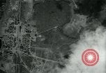 Standbild 7 Bomber Group Squadron und 4934 Bomber Gruppe Moulmein Birma, 1945, aus Sekunde 53 historischem Filmmaterial Videoclip 65675036049
