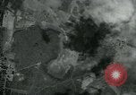 Standbild 7 Bomber Group Squadron und 4934 Bomber Gruppe Moulmein Birma, 1945, aus Sekunde 59 historischem Filmmaterial Videoclip 65675036049