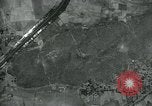 Standbild 7 Bomber Group Squadron und 4934 Bomber Gruppe Moulmein Birma, 1945, aus Sekunde 61 historischem Filmmaterial Videoclip 65675036049