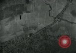 Standbild Betriebe Eisenbahn-tracks Straßen und Brücken Fluss Moulmein Birma, 1945, aus Sekunde 4 historischem Filmmaterial Videoclip 65675036050
