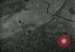 Standbild Betriebe Eisenbahn-tracks Straßen und Brücken Fluss Moulmein Birma, 1945, aus Sekunde 5 historischem Filmmaterial Videoclip 65675036050