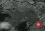 Standbild Betriebe Eisenbahn-tracks Straßen und Brücken Fluss Moulmein Birma, 1945, aus Sekunde 19 historischem Filmmaterial Videoclip 65675036050