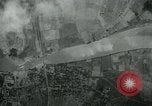 Standbild Betriebe Eisenbahn-tracks Straßen und Brücken Fluss Moulmein Birma, 1945, aus Sekunde 39 historischem Filmmaterial Videoclip 65675036050