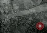 Standbild Betriebe Eisenbahn-tracks Straßen und Brücken Fluss Moulmein Birma, 1945, aus Sekunde 41 historischem Filmmaterial Videoclip 65675036050