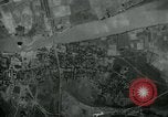 Standbild Betriebe Eisenbahn-tracks Straßen und Brücken Fluss Moulmein Birma, 1945, aus Sekunde 43 historischem Filmmaterial Videoclip 65675036050