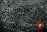 Standbild Betriebe Eisenbahn-tracks Straßen und Brücken Fluss Moulmein Birma, 1945, aus Sekunde 47 historischem Filmmaterial Videoclip 65675036050
