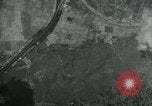 Standbild Betriebe Eisenbahn-tracks Straßen und Brücken Fluss Moulmein Birma, 1945, aus Sekunde 62 historischem Filmmaterial Videoclip 65675036050