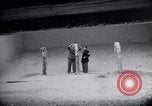 Standbild Erschießungskommando Kammer der Nazis Belgien, 1944, aus Sekunde 15 historischem Filmmaterial Videoclip 65675036058