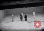 Standbild Erschießungskommando Kammer der Nazis Belgien, 1944, aus Sekunde 16 historischem Filmmaterial Videoclip 65675036058