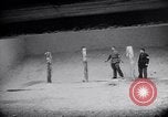 Standbild Erschießungskommando Kammer der Nazis Belgien, 1944, aus Sekunde 23 historischem Filmmaterial Videoclip 65675036058
