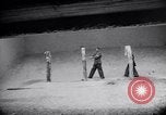 Standbild Erschießungskommando Kammer der Nazis Belgien, 1944, aus Sekunde 24 historischem Filmmaterial Videoclip 65675036058