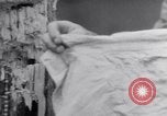 Standbild Erschießungskommando Kammer der Nazis Belgien, 1944, aus Sekunde 34 historischem Filmmaterial Videoclip 65675036058