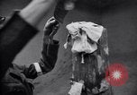 Standbild Erschießungskommando Kammer der Nazis Belgien, 1944, aus Sekunde 55 historischem Filmmaterial Videoclip 65675036058