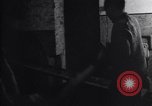 Standbild Leichen von NS-Gefangenen Ebensee Österreich, 1945, aus Sekunde 11 historischem Filmmaterial Videoclip 65675036064