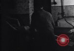 Standbild Leichen von NS-Gefangenen Ebensee Österreich, 1945, aus Sekunde 13 historischem Filmmaterial Videoclip 65675036064