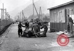 Standbild Leichen von NS-Gefangenen Ebensee Österreich, 1945, aus Sekunde 40 historischem Filmmaterial Videoclip 65675036064