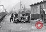 Standbild Leichen von NS-Gefangenen Ebensee Österreich, 1945, aus Sekunde 44 historischem Filmmaterial Videoclip 65675036064