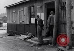 Standbild Leichen von NS-Gefangenen Ebensee Österreich, 1945, aus Sekunde 55 historischem Filmmaterial Videoclip 65675036064