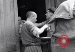 Immagine di Campo di concentramento i prigionieri Ebensee Austria, 1945, secondo 21 filmato di repertorio 65675036065