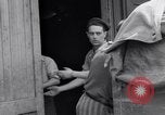 Immagine di Campo di concentramento i prigionieri Ebensee Austria, 1945, secondo 23 filmato di repertorio 65675036065