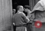 Immagine di Campo di concentramento i prigionieri Ebensee Austria, 1945, secondo 27 filmato di repertorio 65675036065