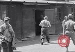 Immagine di Campo di concentramento i prigionieri Ebensee Austria, 1945, secondo 29 filmato di repertorio 65675036065
