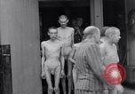 Immagine di Campo di concentramento i superstiti Ebensee Austria, 1945, secondo 10 filmato di repertorio 65675036066
