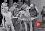 Immagine di Campo di concentramento i superstiti Ebensee Austria, 1945, secondo 16 filmato di repertorio 65675036066