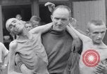 Immagine di Campo di concentramento i superstiti Ebensee Austria, 1945, secondo 37 filmato di repertorio 65675036066