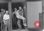 Immagine di Campo di concentramento i superstiti Ebensee Austria, 1945, secondo 61 filmato di repertorio 65675036066