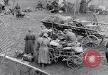 Immagine di Prigionieri tedeschi Spittal Austria, 1945, secondo 46 filmato di repertorio 65675036067