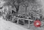 Immagine di Prigionieri tedeschi Spittal Austria, 1945, secondo 49 filmato di repertorio 65675036067