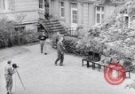 Standbild Generäle der alliierten Streitkräfte Bad Wildungen Deutschland, 1945, aus Sekunde 5 historischem Filmmaterial Videoclip 65675036068