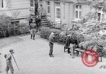 Standbild Generäle der alliierten Streitkräfte Bad Wildungen Deutschland, 1945, aus Sekunde 12 historischem Filmmaterial Videoclip 65675036068