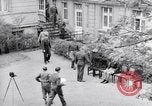 Standbild Generäle der alliierten Streitkräfte Bad Wildungen Deutschland, 1945, aus Sekunde 16 historischem Filmmaterial Videoclip 65675036068