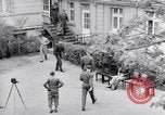 Standbild Generäle der alliierten Streitkräfte Bad Wildungen Deutschland, 1945, aus Sekunde 17 historischem Filmmaterial Videoclip 65675036068