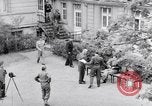 Standbild Generäle der alliierten Streitkräfte Bad Wildungen Deutschland, 1945, aus Sekunde 19 historischem Filmmaterial Videoclip 65675036068