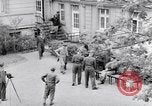 Standbild Generäle der alliierten Streitkräfte Bad Wildungen Deutschland, 1945, aus Sekunde 22 historischem Filmmaterial Videoclip 65675036068